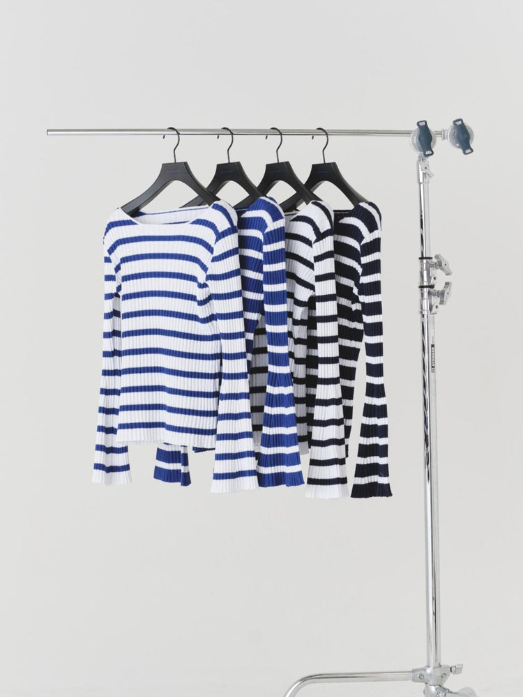 トップス LOW GAUGE BORDER KNIT BLUE トップス LOW GAUGE BORDER KNIT BLUE Low gauge border knit (blue)