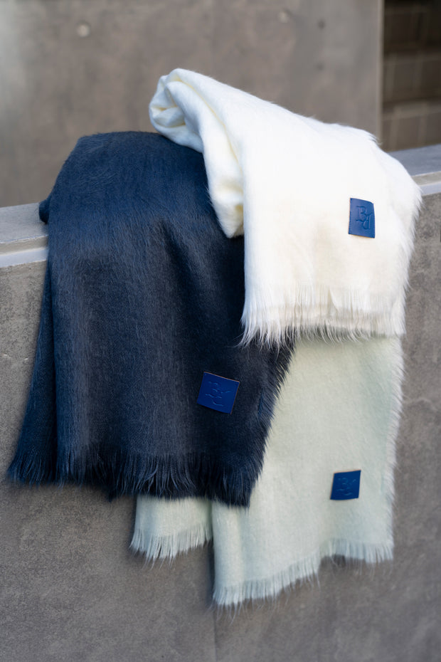 FLUFFY SHAGGY MUFFLER